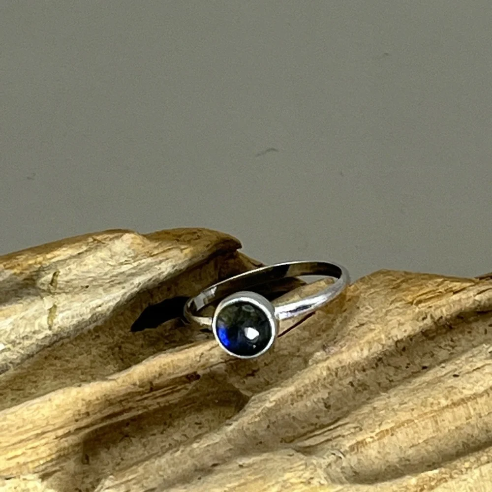 Sleek Sterling Silver and Blue Labradorite Stone Bezel-Set Ring